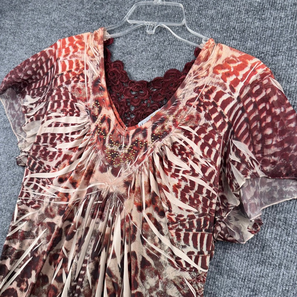 Unity World Wear Womens XL Animal Feather Print Lace Back V-Neck Studded Top